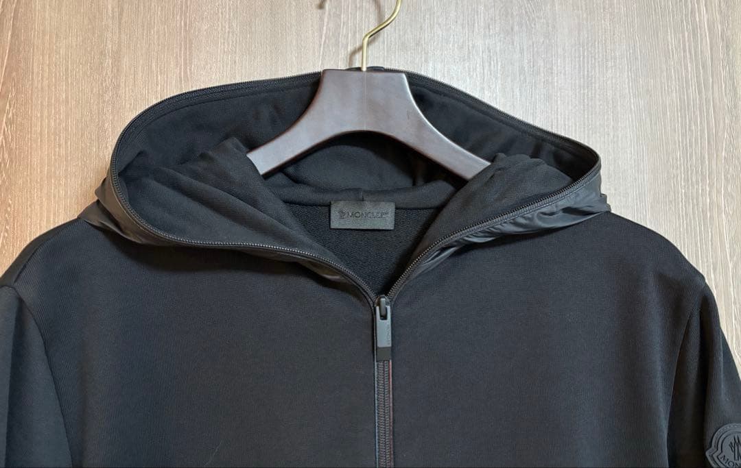【アンリ】MONCLER＜モンクレール＞ ジップアップフーディ 黒 Ｌ