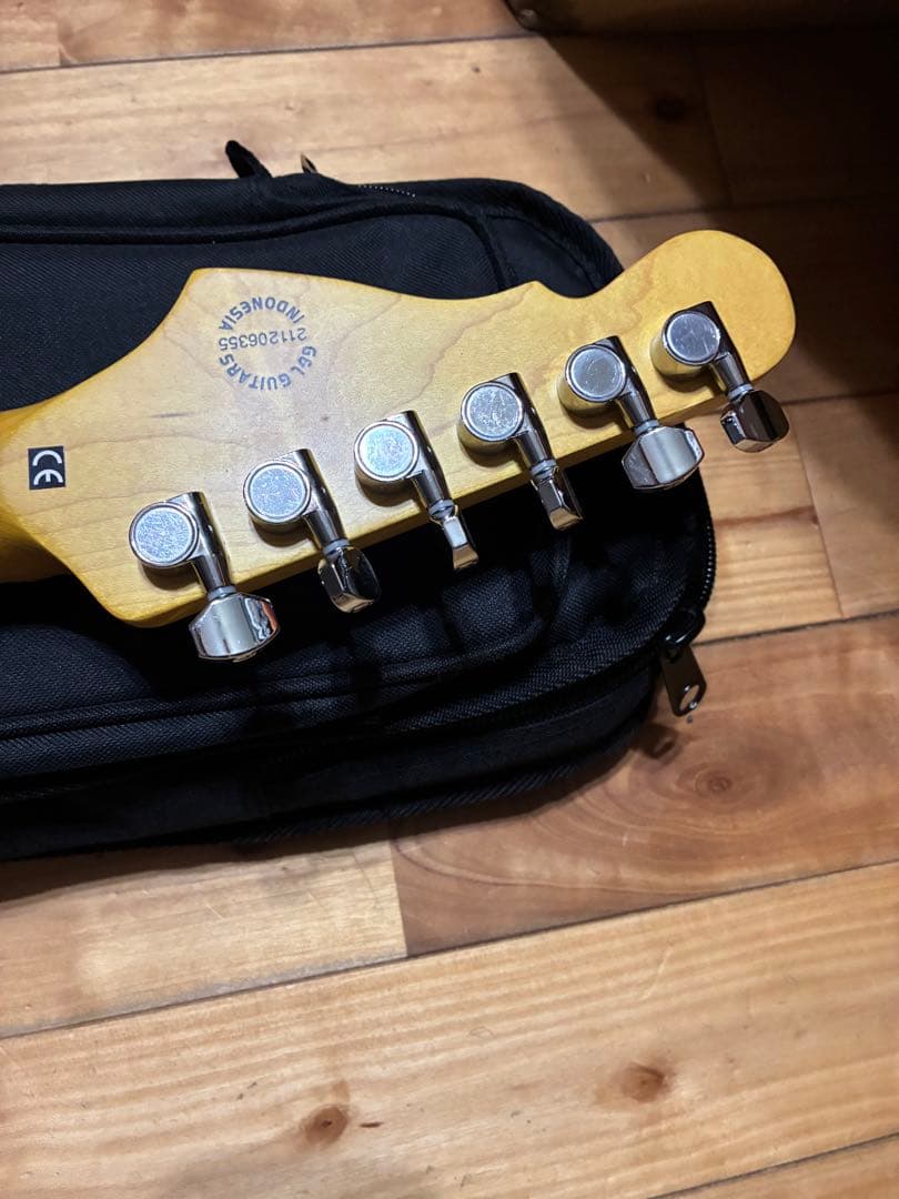 ギター G&L Tribute Series Emerald Blue llic