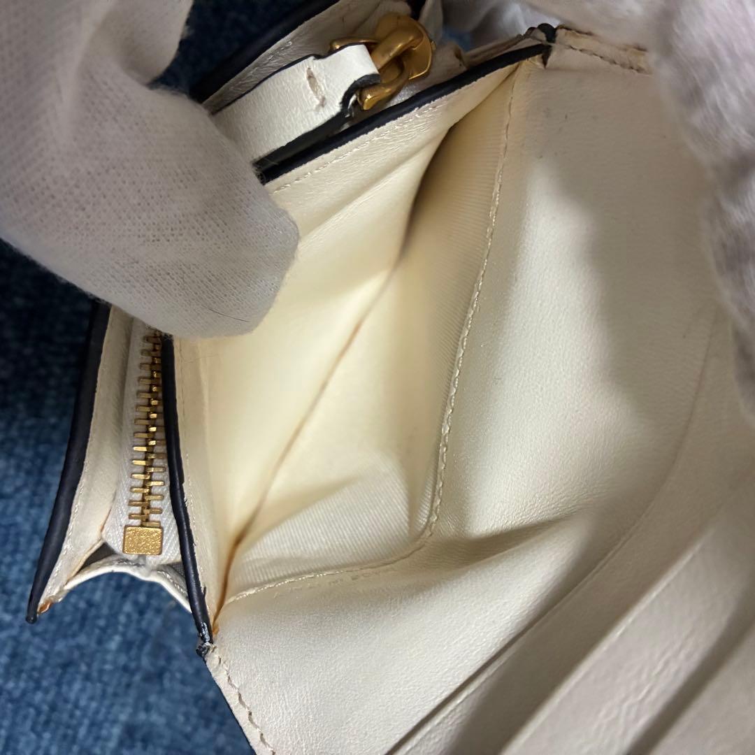 良品】valentino garavani 二つ折り財布　スタッズ　レザー