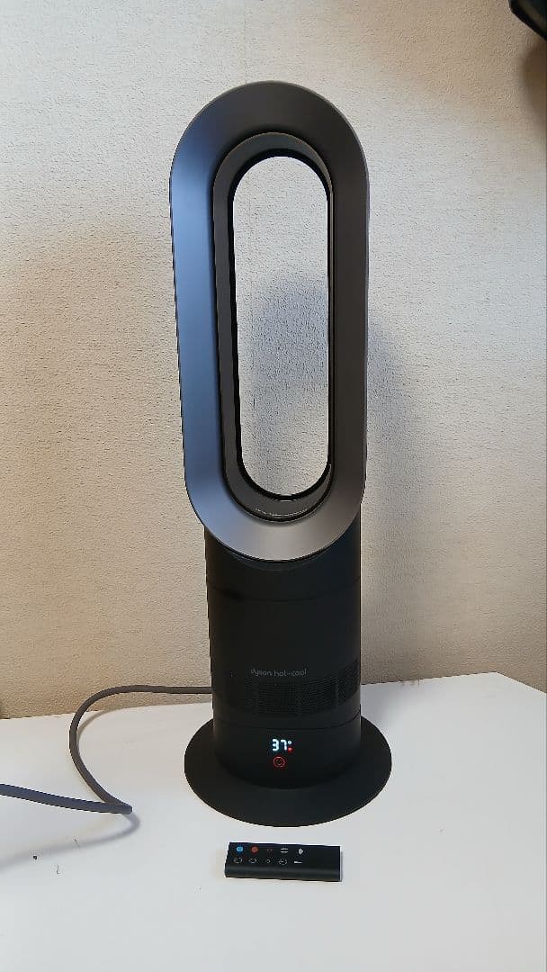 極美品　Dyson　セラミックファンヒーター　ブラック　AM09 2023年製