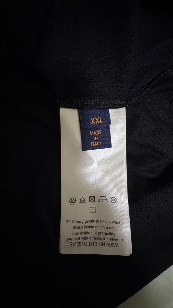 LOUIS VUITTON エンボスLV Tシャツ　ブラック XXL