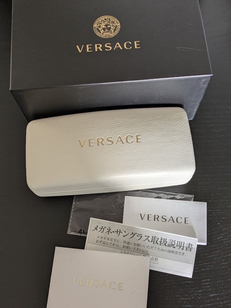 Versace ヴェルサーチ サングラス ケース、その他付属品付き