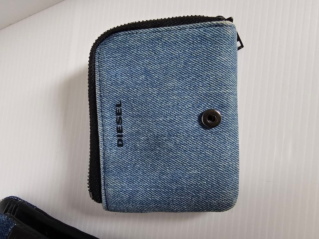 DIESEL ディーゼル　二つ折り財布肩掛け(外せます)財布 箱有りデニムレザー