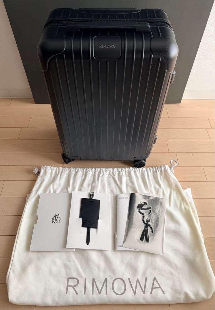 【超美品】RIMOWA リモワ エッセンシャル キャビン ブラック