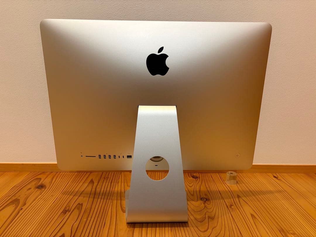 iMac 21.5インチ 4K Core i5 / 8GB / 1TB