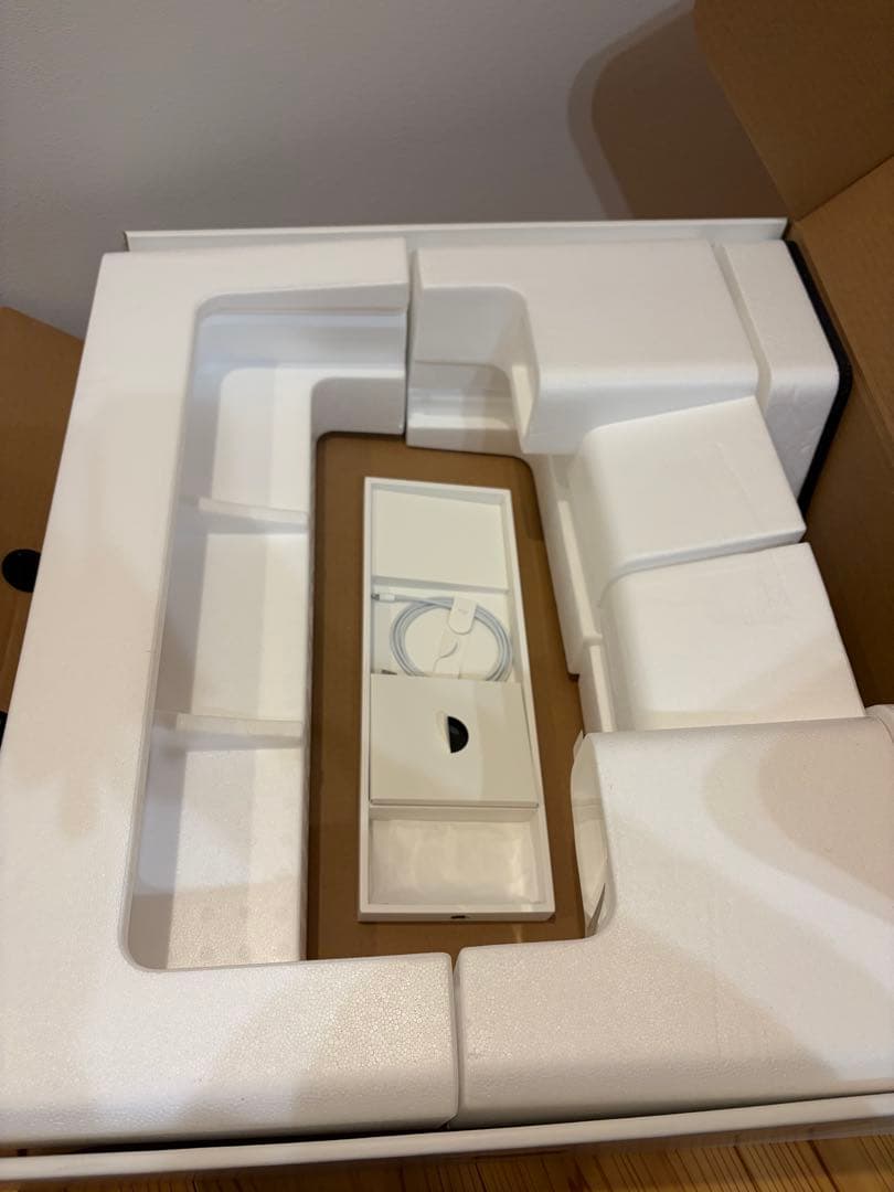 iMac 21.5インチ 4K Core i5 / 8GB / 1TB