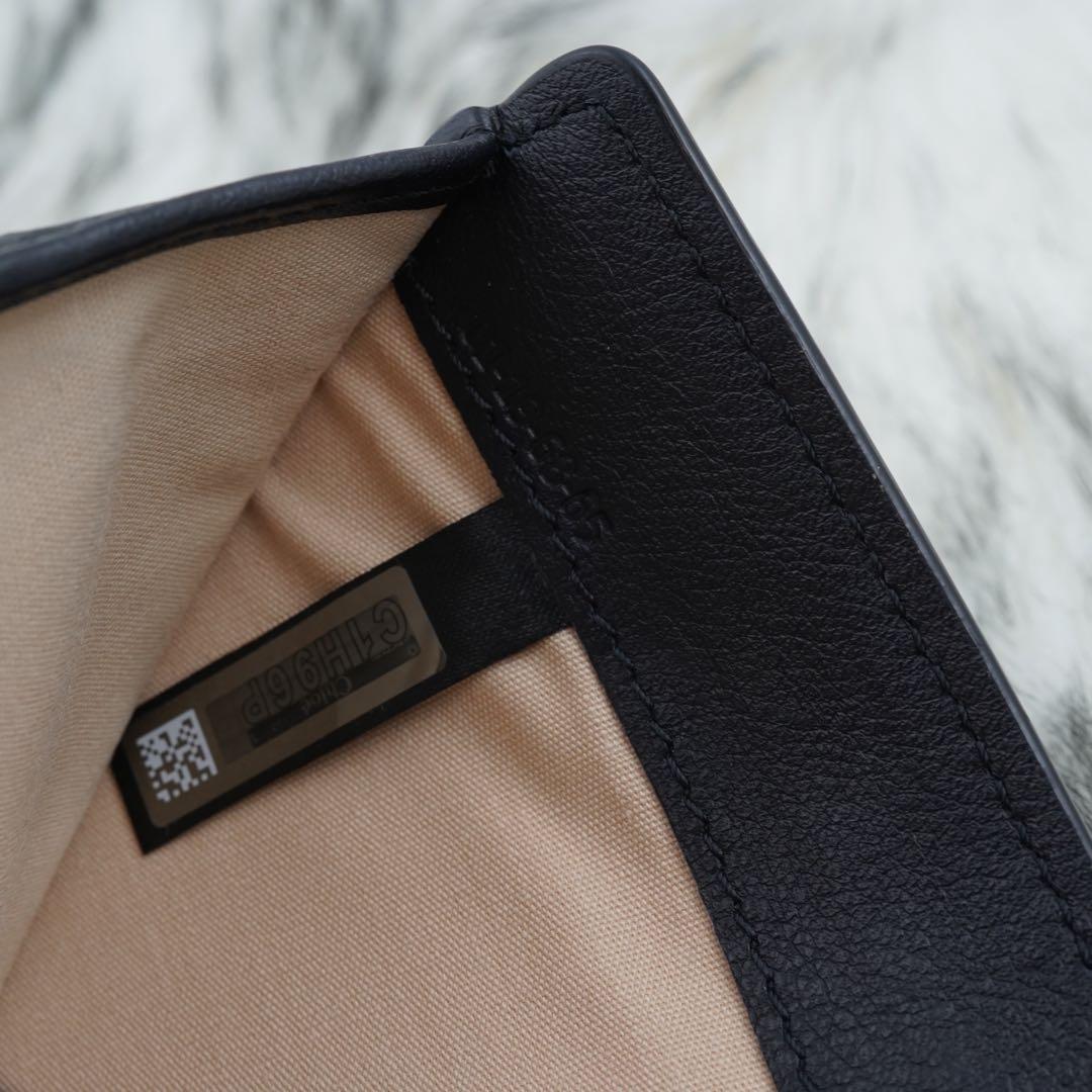 極美品　Chloe クロエ　二つ折り財布　レザー　ロゴグラム　デカロゴ　ネイビー