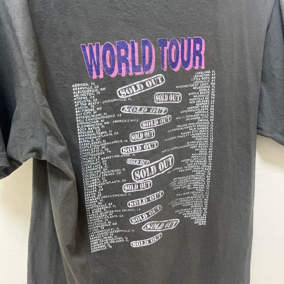 Hooters WORLD TOUR Tシャツ