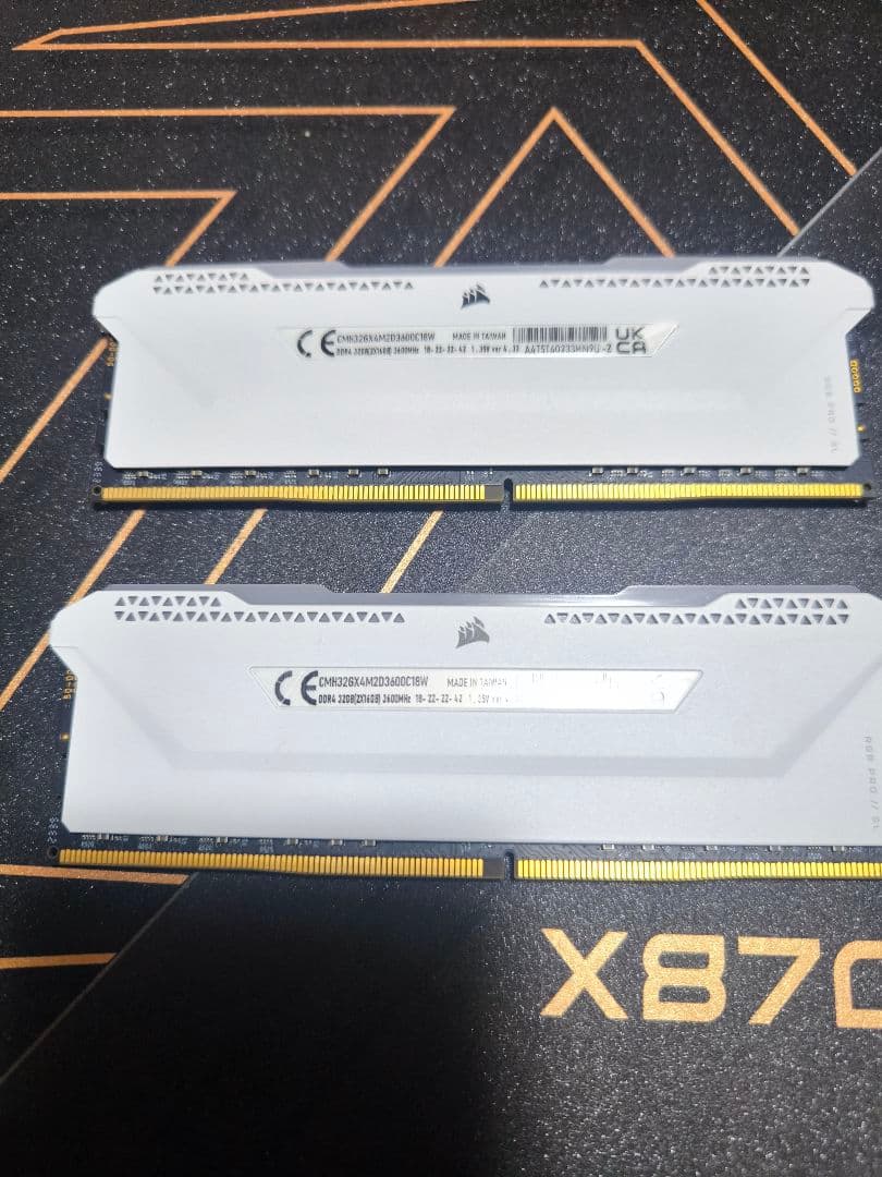 Corsair Vengeance DDR4 32G(16g×2枚)