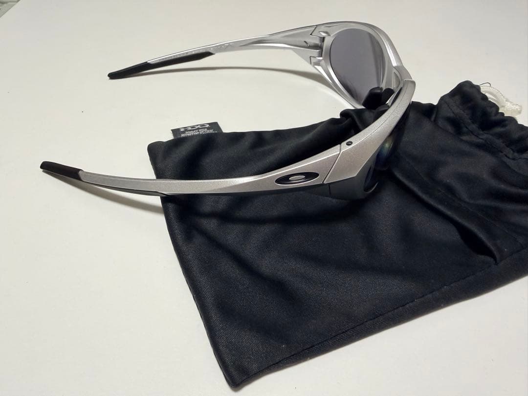 Oakley オークリー　サングラス　EYEJACKET REDUX