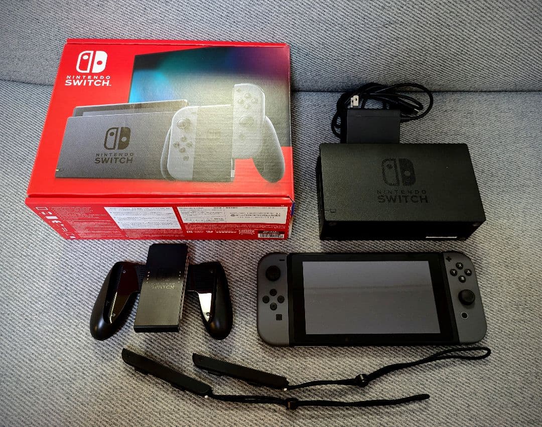 【ほぼ新品未使用】Nintendo Switch