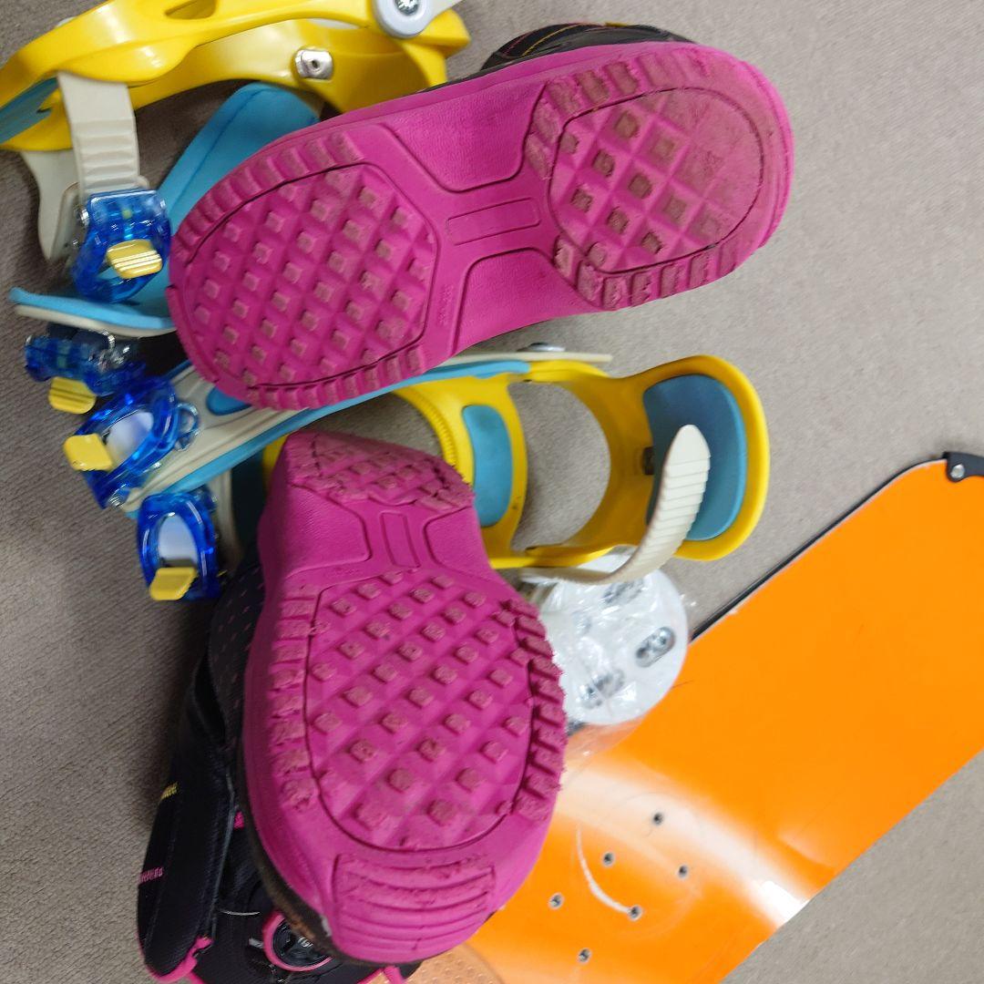 使用済み ジュニアスノーボード118cm+ブーツ23cm 女子３点セット