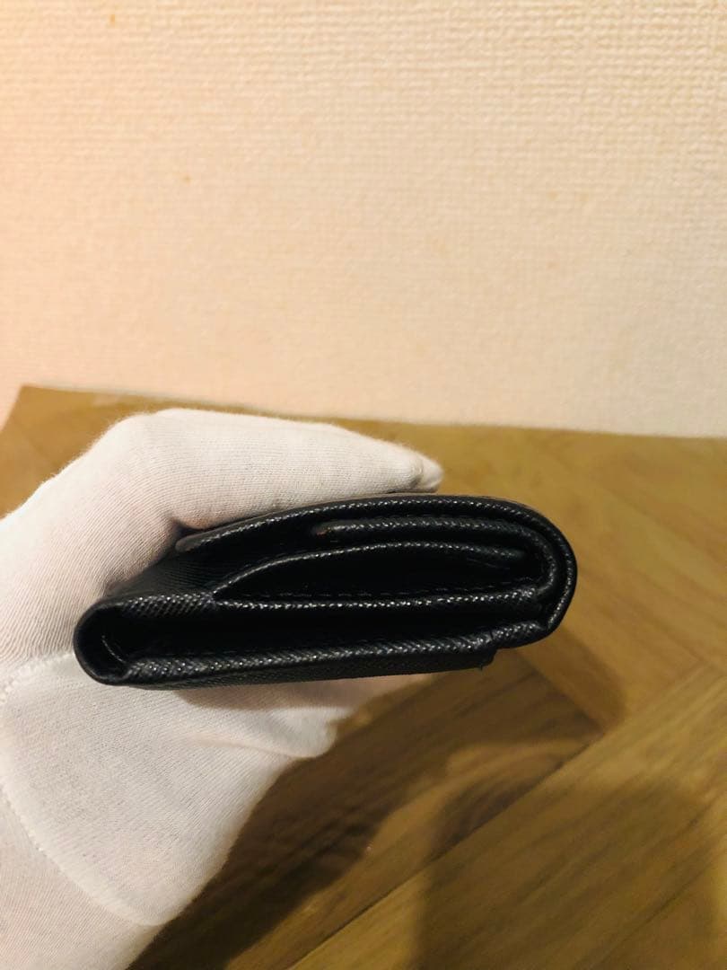 PRADA ブラック 三つ折り財布　ICチップ(RFID)搭載