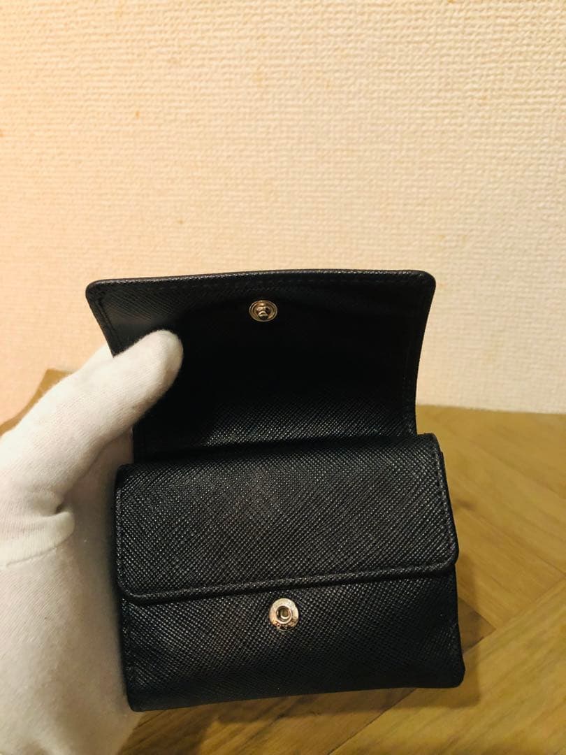 PRADA ブラック 三つ折り財布　ICチップ(RFID)搭載