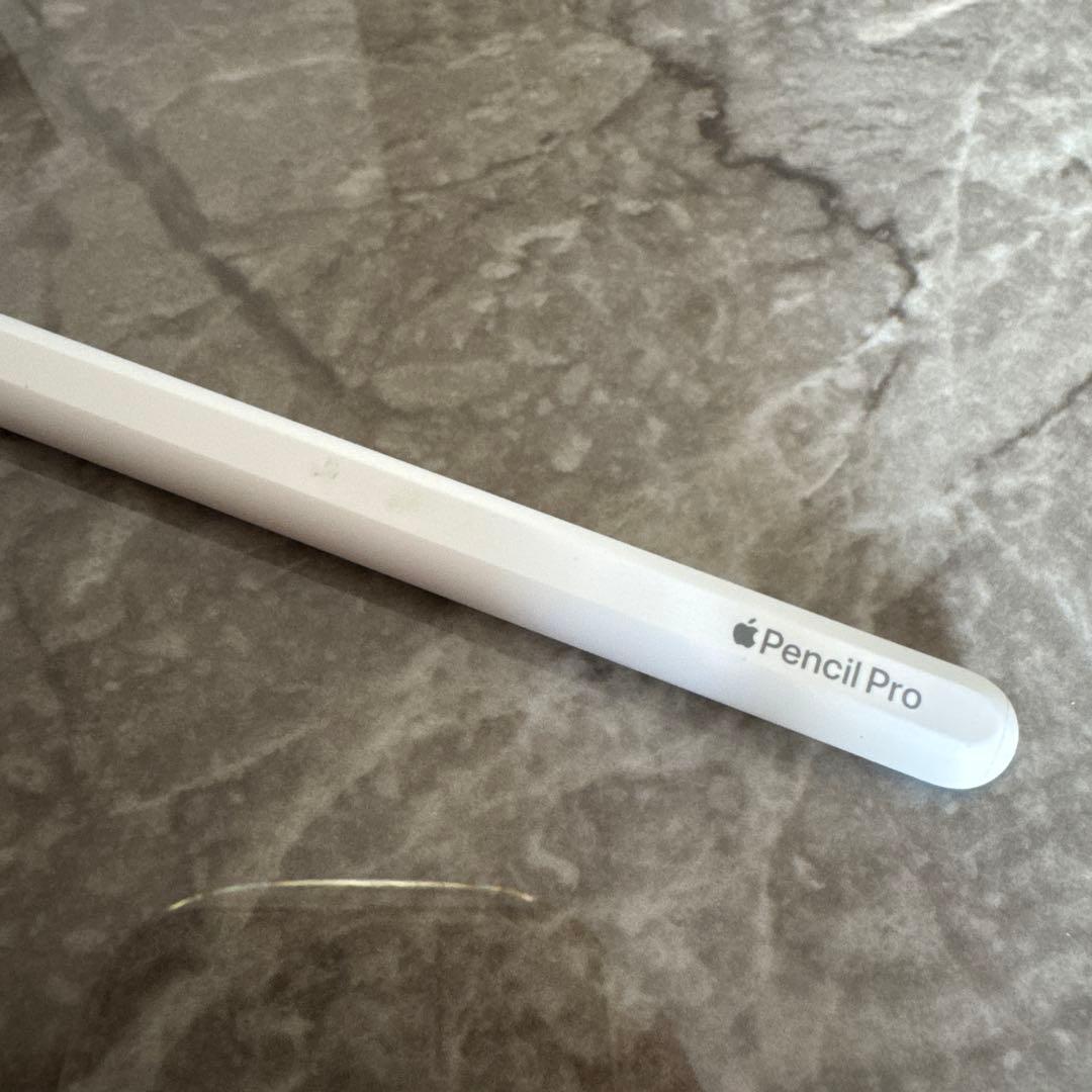 Apple Pencil Pro ホワイト
