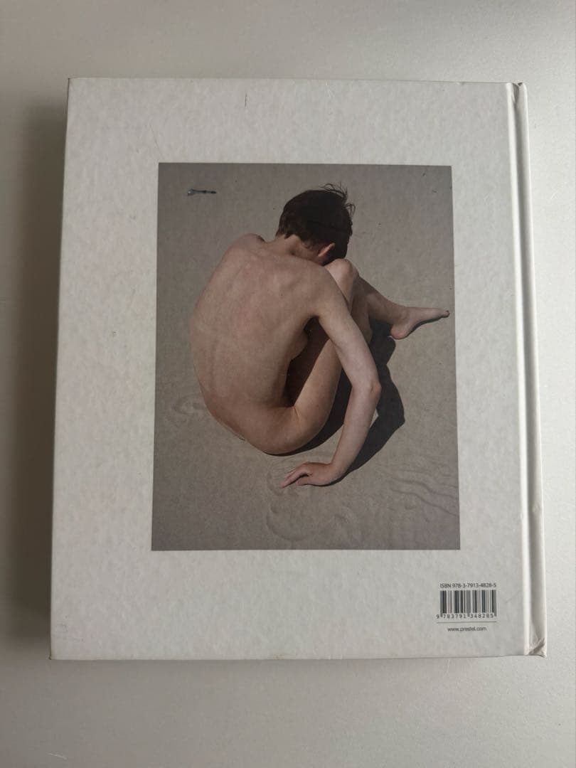 アート・デザイン・音楽 Viviane Sassen: In And Out Of Fashion