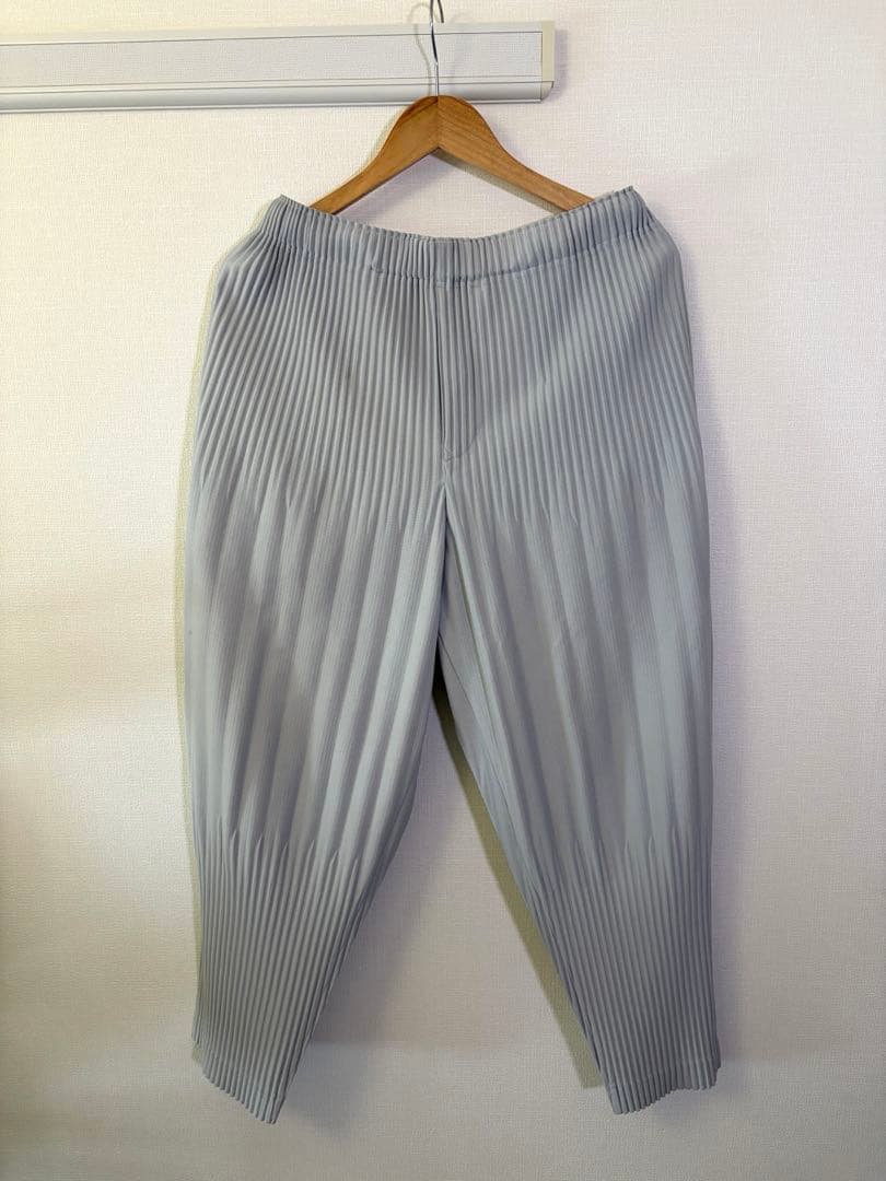 HOMME PLISSÉ ISSEY MIYAKE BASICS ライトグレー