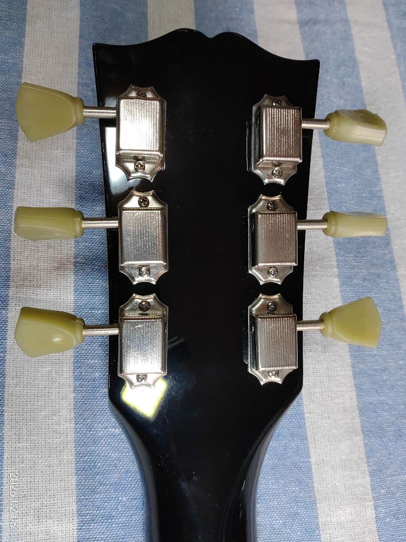 K・GarageのレスポールタイプセットネックのLost Pearlモデル美品