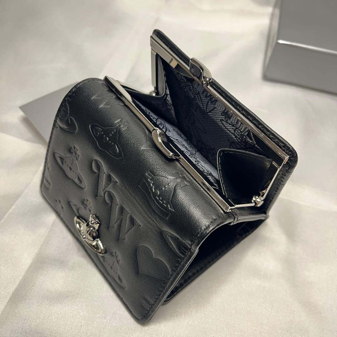 新品 Vivienne Westwood 黒 内装ヴィヴィアン柄 三つ折り財布