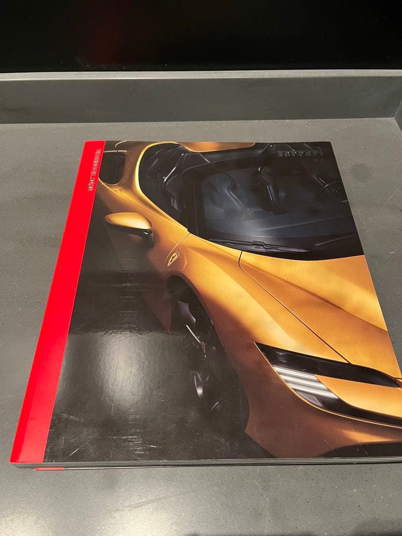 Ferrari CHANEL VUITTON アート本