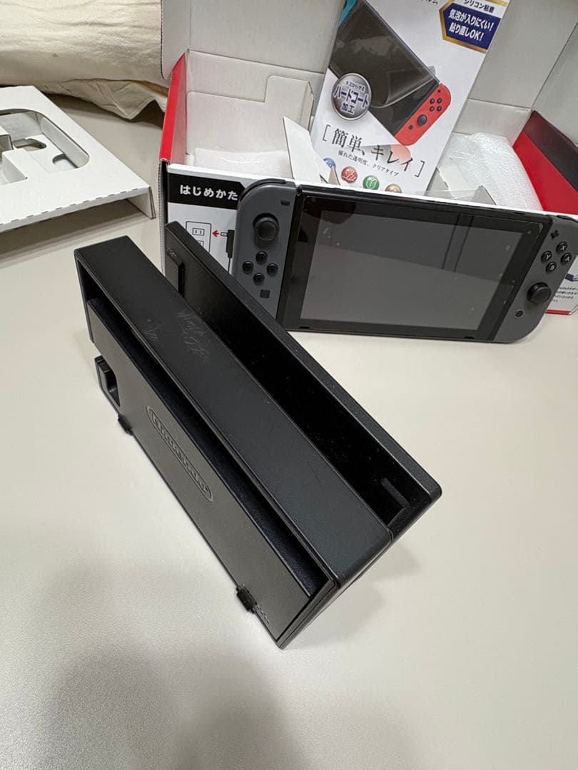楽一番公式アカウント06 【Nintendo Switch】本体 グレー