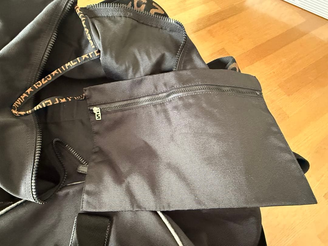 Fendi 黒 ナイロンドラムバッグ　フェンディ