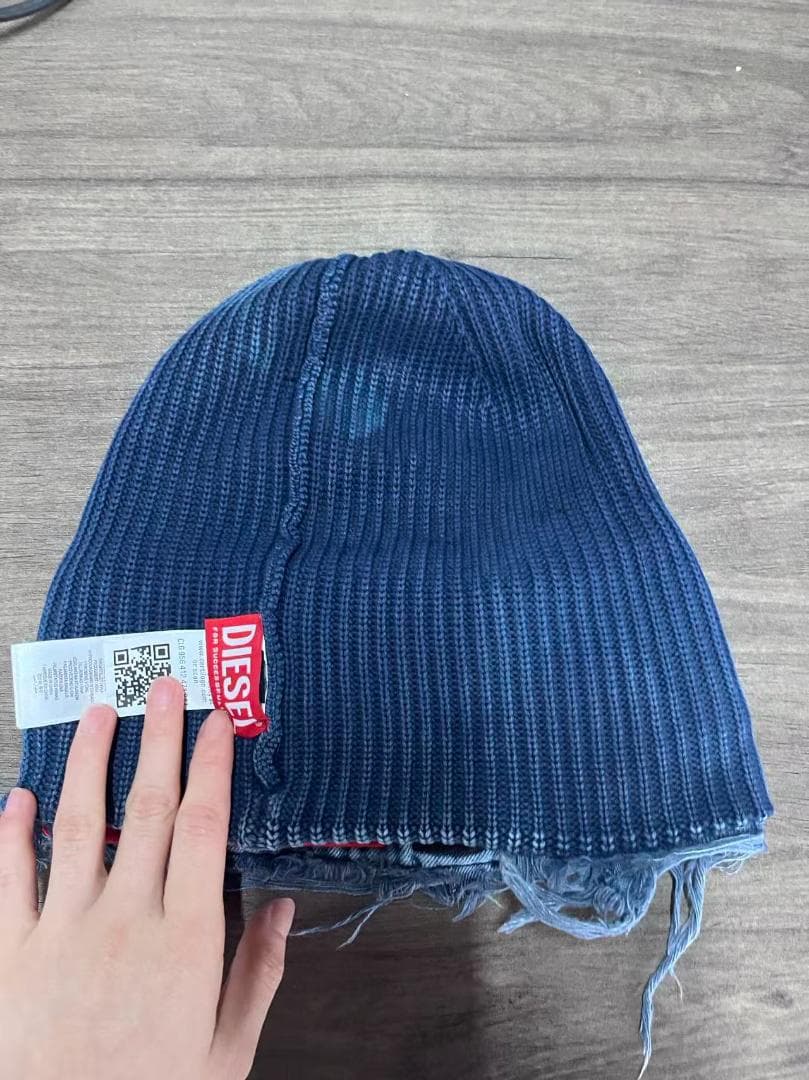DIESEL ダークブルー ニット帽 フリンジ加工