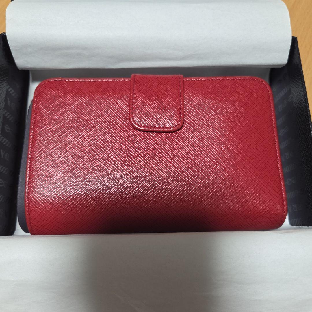 PRADA 赤 レザー 二つ折り財布　サフィアーノ