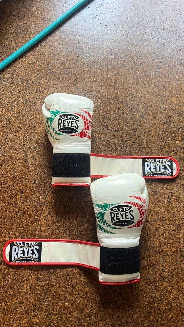 ウ*グ様 CLETO REYES ボクシンググローブ　16oz