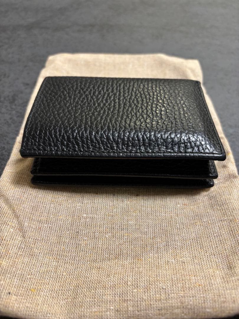 『ちい』『美品』GUCCI 黒 レザー 二つ折り財布 保存袋付き