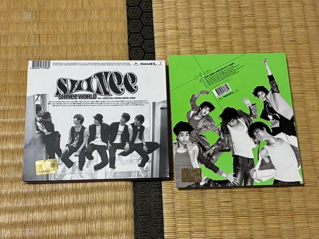 SHINee SHINEE WORLD A Ver. B Ver. 2点セット