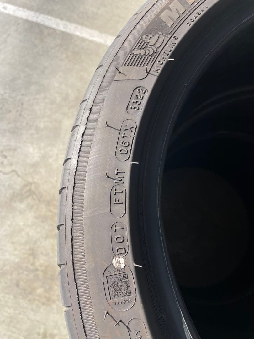 ミシュランPILOT SPORT4 225/45 R18 タイヤ