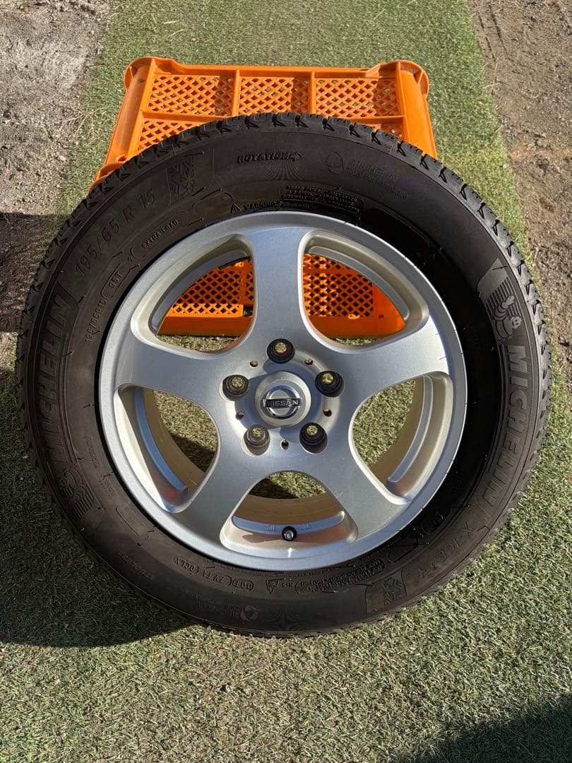スタッドレス195/65R15セレナC26 C27 日産純正 ミシュラン