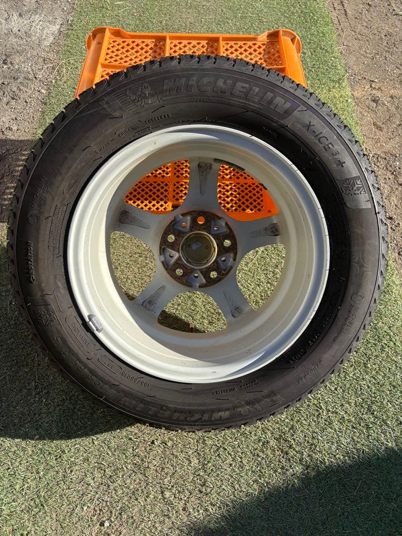 スタッドレス195/65R15セレナC26 C27 日産純正 ミシュラン