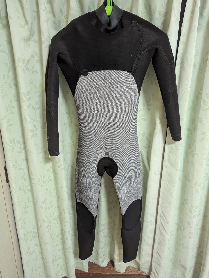 VISSLA ブラック フルスーツ　3㎜×2㎜