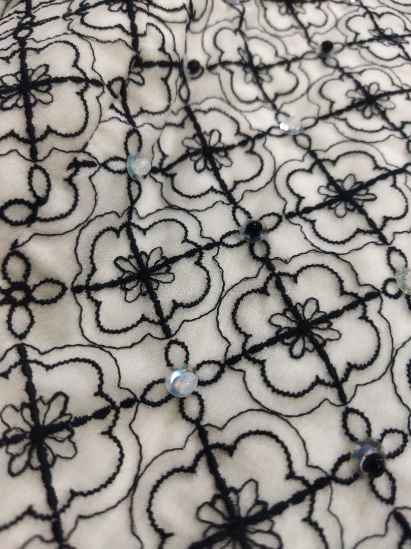 美品♪トッカ ビジュー 刺繍 ワンピース ひざ丈 大きいサイズ