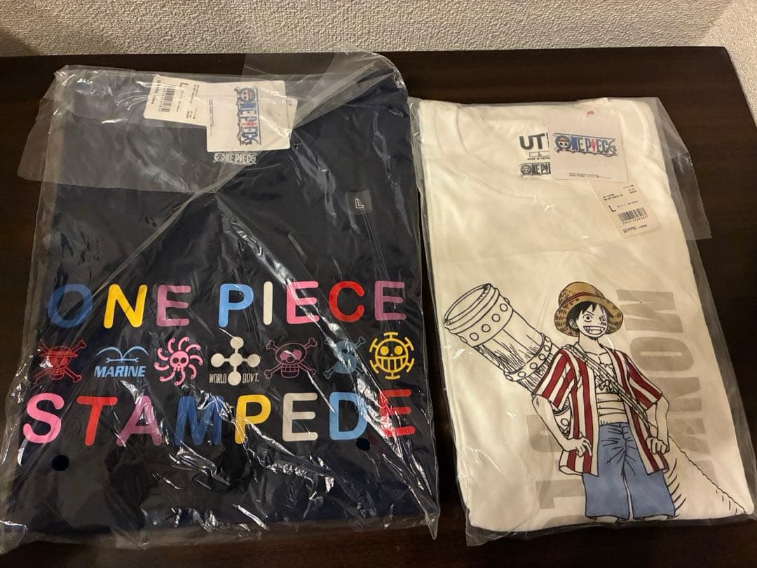 ユニクロUT ワンピースコラボ Tシャツ(Lサイズ)未使用品8種8枚セット