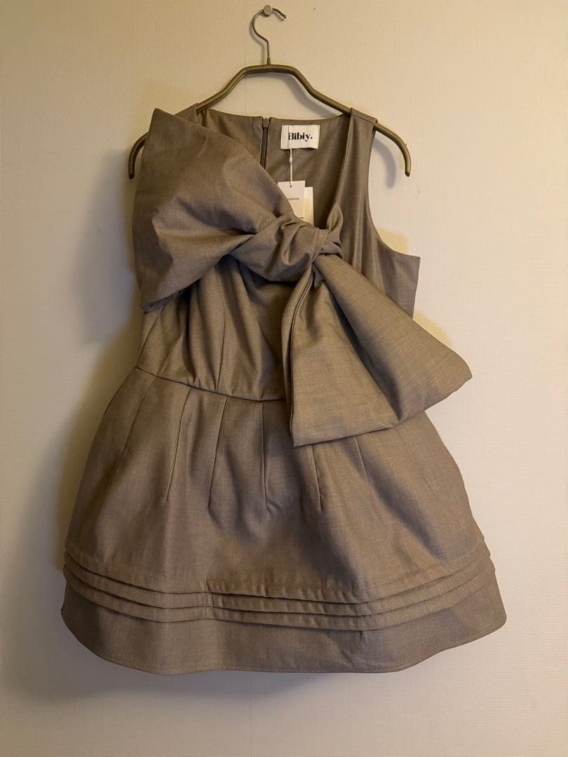 【値下げ中】Bibiy リボントップス　sarah ribbon top