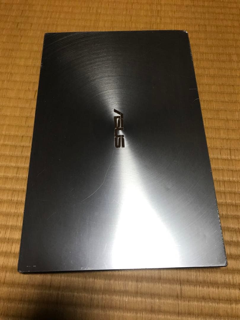 ジャンク品！　asus zenbook um431D 液晶割れ