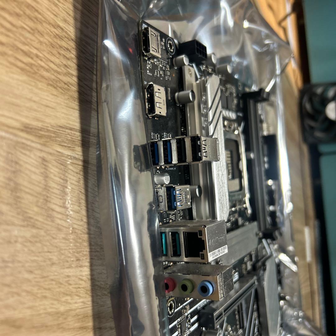 ASUS PRIME H670-PLUS D4 ATXマザーボード