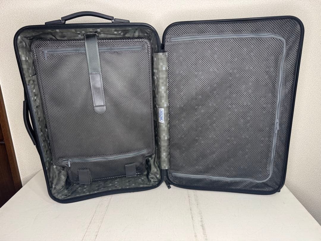 リモワ サルサ 33L 2輪 キャリーケース TSAロック 正規品
