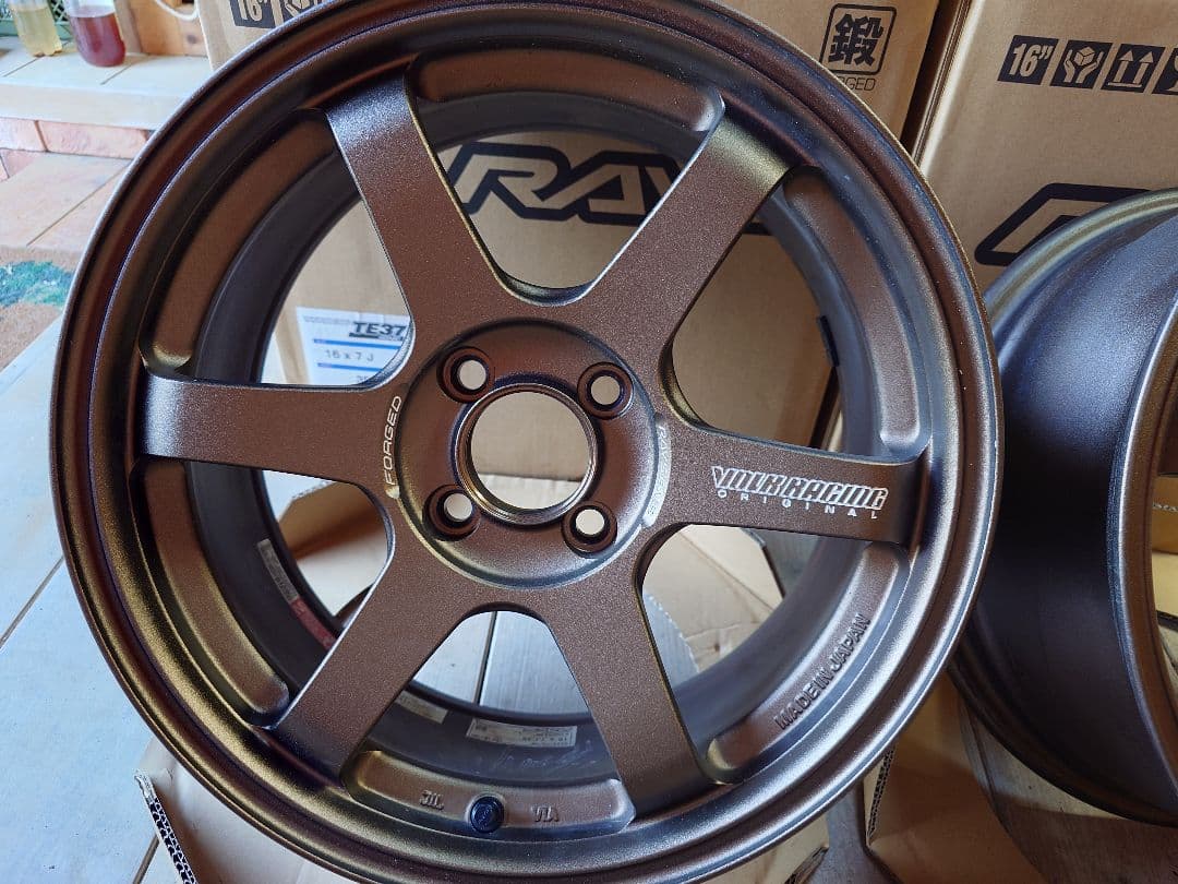 RAYS TE37SONIC 16インチホイール