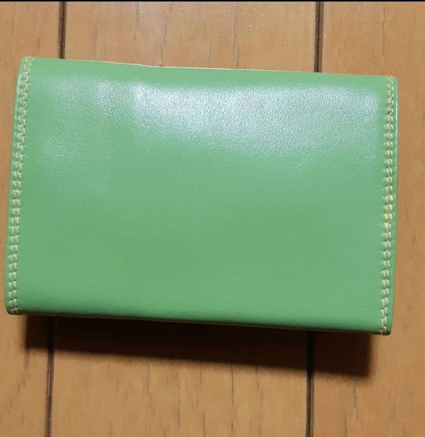 葵*様 在庫ラスト1点 人気廃盤希少品【WAKO】 レザー三つ折りミニ財布 黄緑
