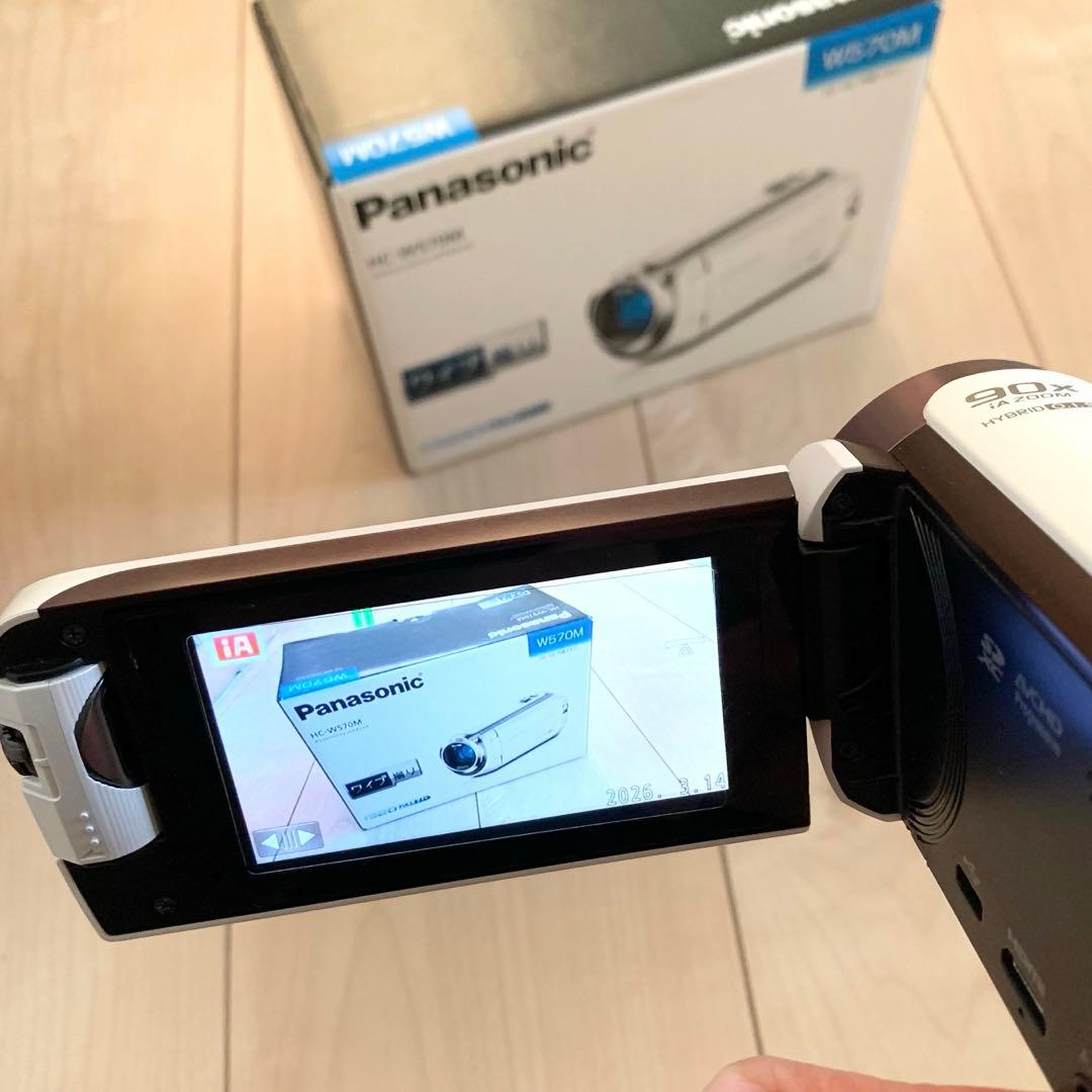 猫*人様 Panasonic HC-W570M ホワイト　純正バッテリー2つ付き