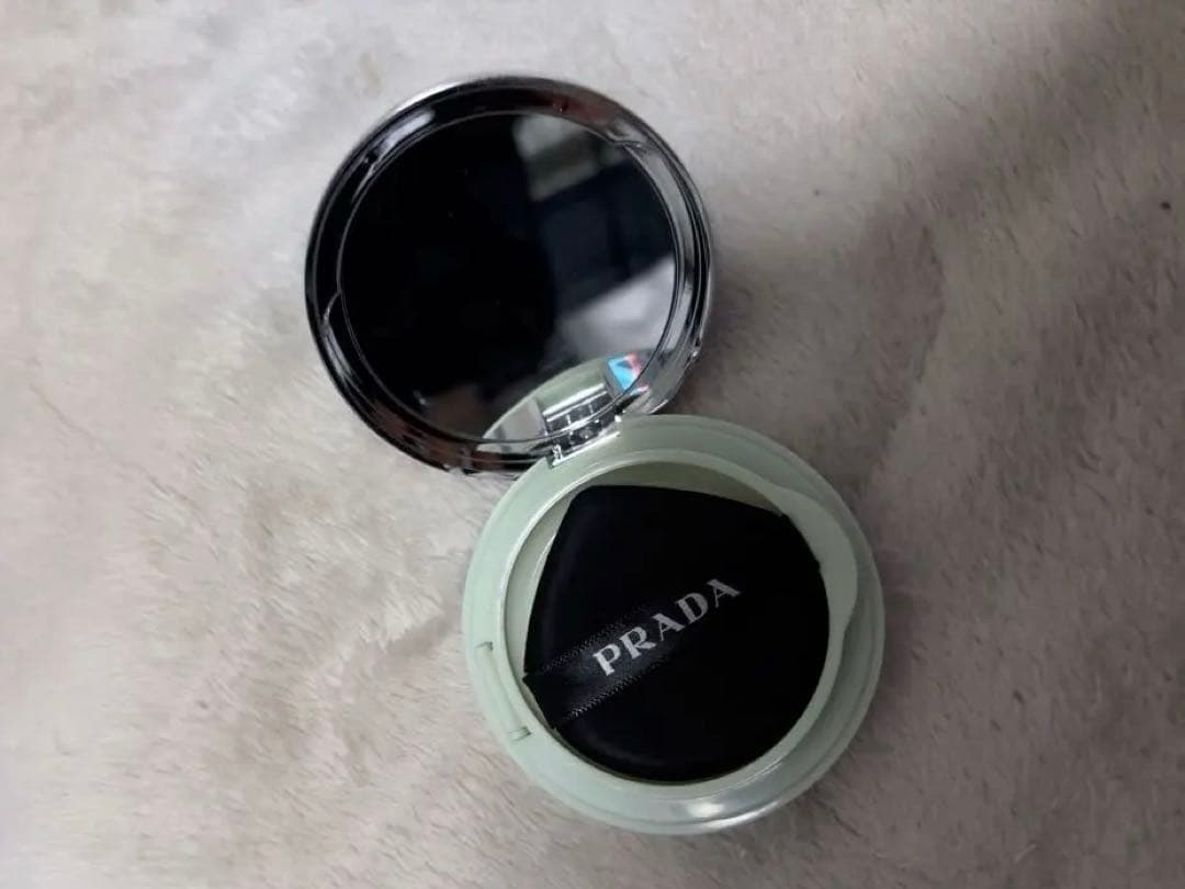 PRADA リヴィールメッシュクッションファンデーション　LC5