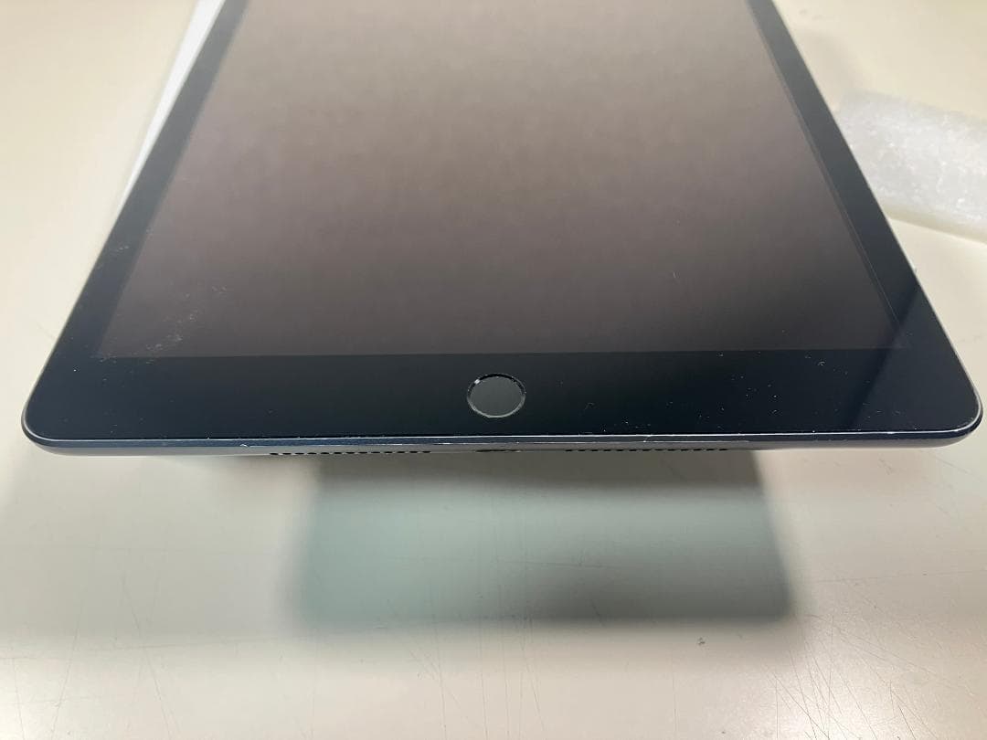 iPad 第7世代　32GB グレイ　Wi-Fiモデル　カバーガラス付