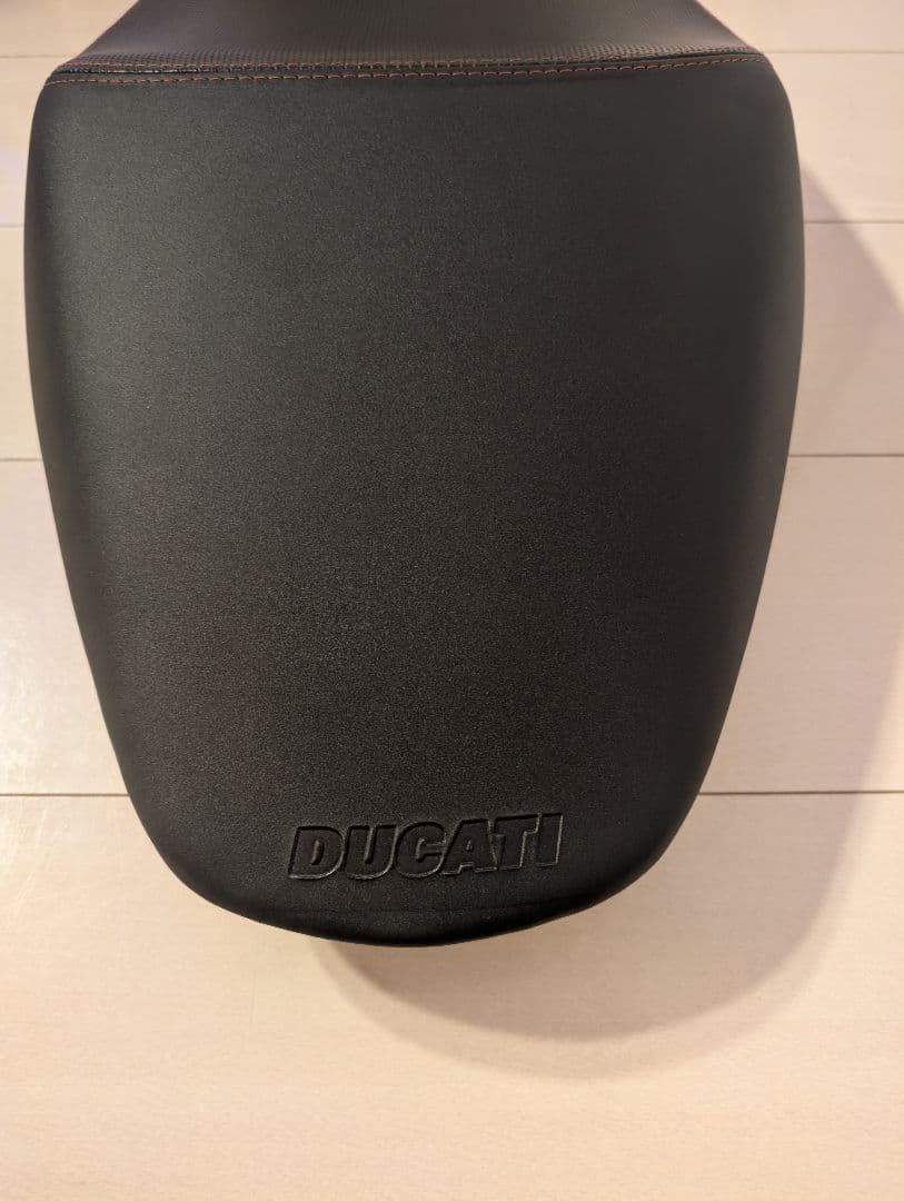 DUCATI ドカティ モンスター 1100 796 696 バイクシート 純正