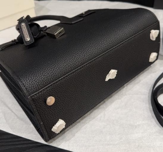 SAINT LAURENT 黒 レザーハンドバッグ