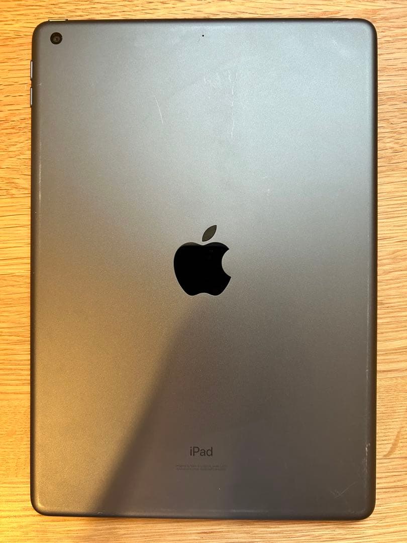 バッテリー97%Apple iPad (第8世代) 32GB