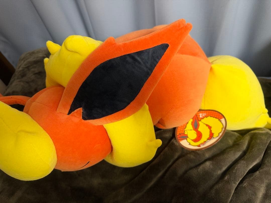 すやすやブースターぬいぐるみ ポケモンセンター限定商品　タグ付き